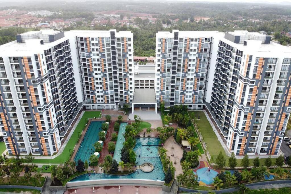 Casa Raudhah @ Timurbay Seafront Residence Kampung Sungai Karang Zewnętrze zdjęcie